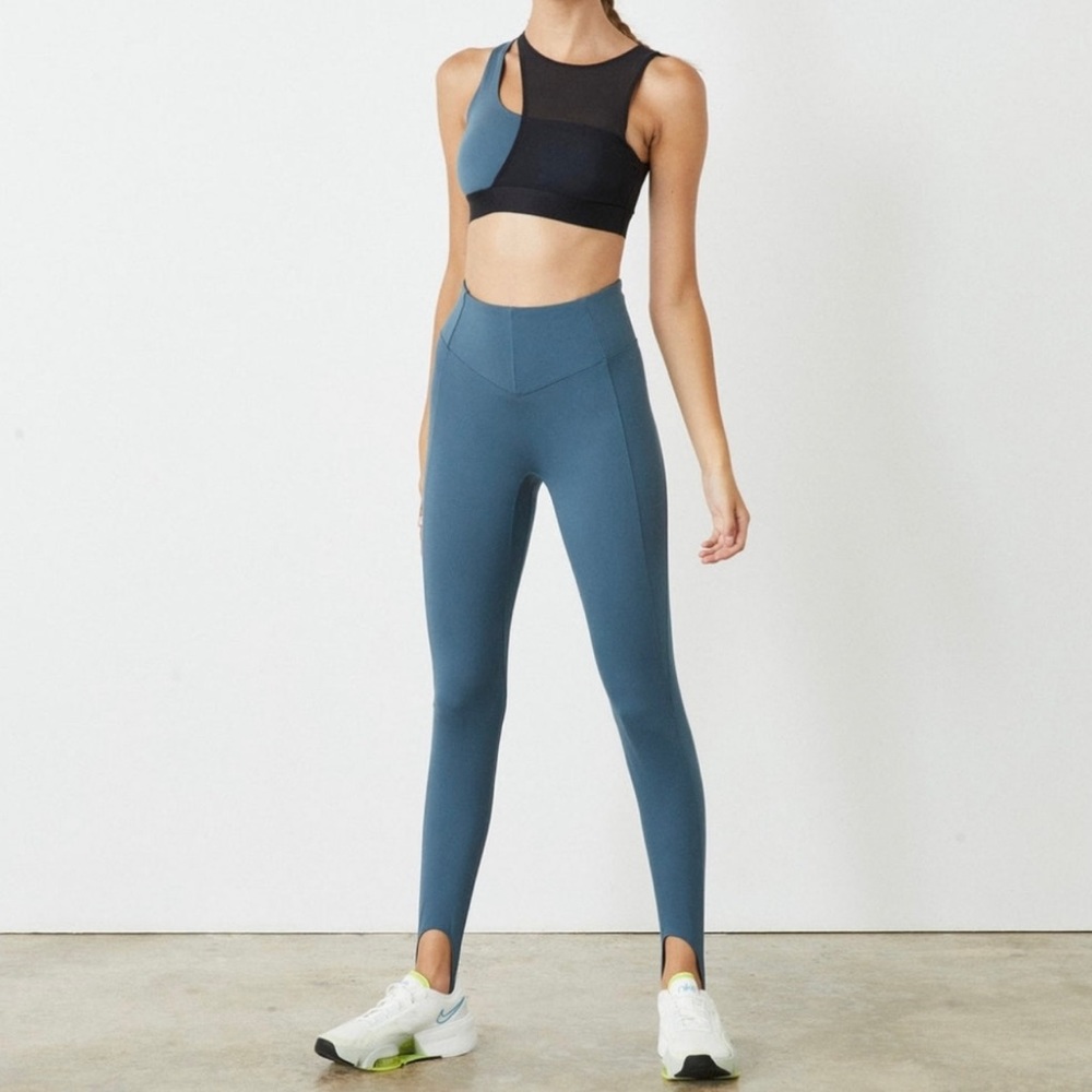 Le ore stirrup leggings NWT